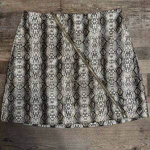 La’ Ven Snakeskin Zipper Skirt
